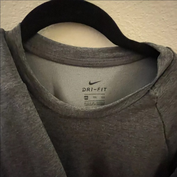 Women’s XXL Nike Pro Warm NWT long sleeve originally $75 almost 70% for $25!!!! - Picture 11 of 11